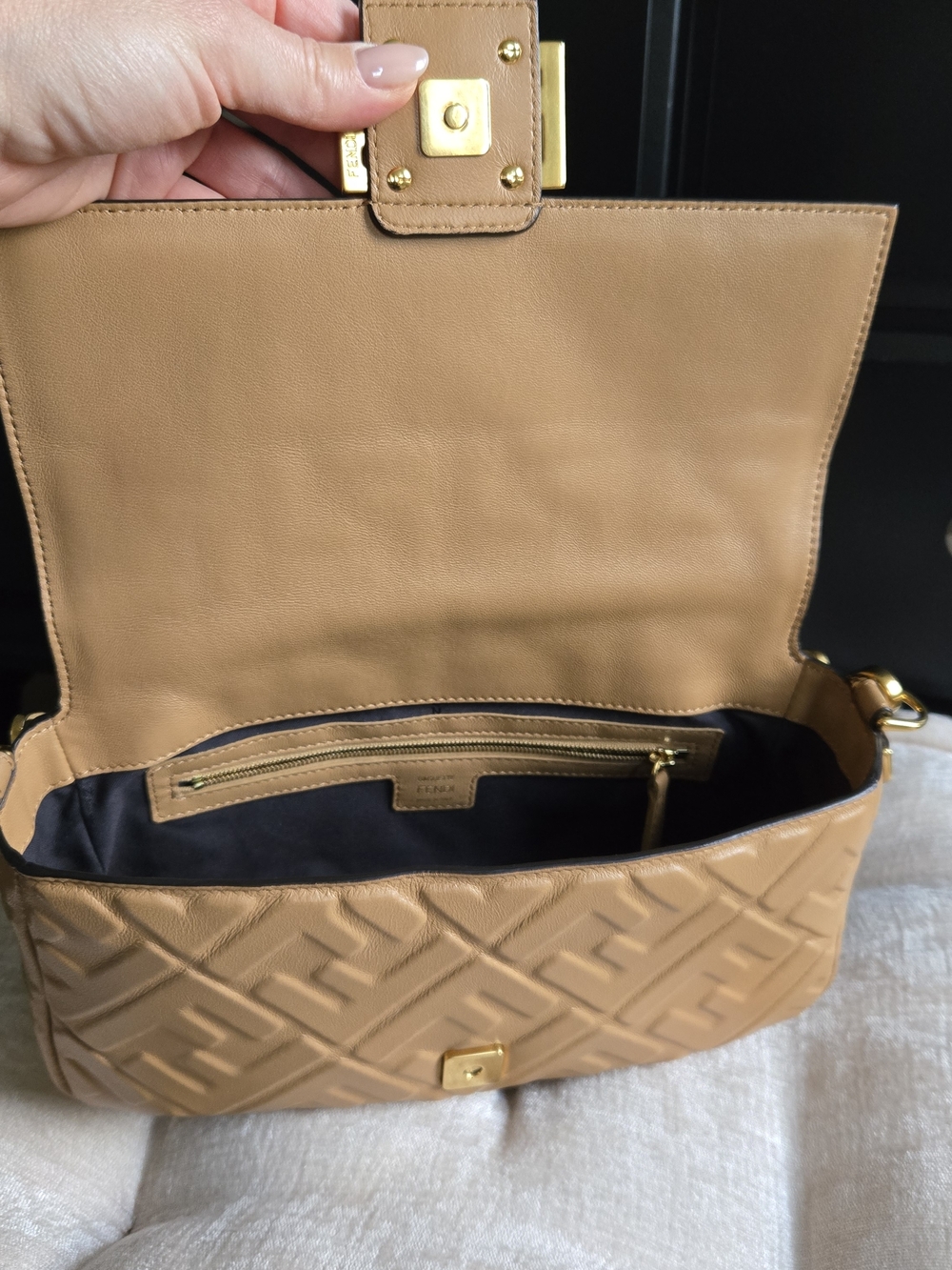 Fendi Nappa FF 1974 Embossed Baguette Zucca Miele Scuro - Picture 12 of 16